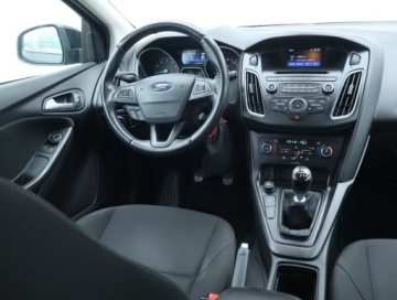 Ford Focus III Kombi Facelifting 1.0 EcoBoost 125KM 2017 Ford Focus 1.0 EcoBoost, Klima, Klimatronic, zdjęcie 6