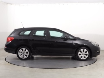 Opel Astra J Sports Tourer Facelifting 1.6 Twinport ECOTEC 115KM 2015 Opel Astra 1.6 16V, Skóra, Klima, Klimatronic, zdjęcie 5