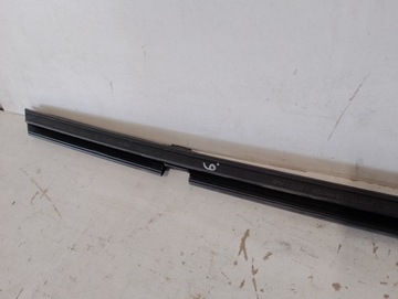 BMW 1 F40 7452369 LIŠTA DVEŘE LEVÝCH
