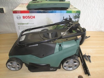 Электрическая газонокосилка Bosch 1300 Вт, 40 л.