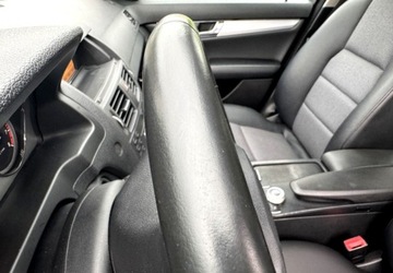 Mercedes Klasa C W204 Limuzyna 1.8 180 K 156KM 2010 Mercedes-Benz Klasa C Parktronik przod tyl Podgrzewane fotele pol-skora el, zdjęcie 19