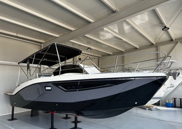 Новая лодка: Trimarchi DYLET 85 - 8,50 м/9 человек, каюта на 4 человека, отдельный туалет.