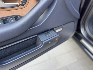 Audi A8 D3 Sedan 4.2 V8 335KM 2005 Audi A8 4.2MPI Quattro Long Mały przebieg, zdjęcie 13