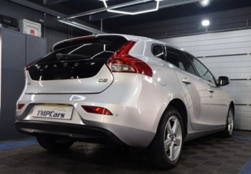 Volvo V40 II Cross Country 2.0 D2 DRIVE-E 120KM 2015 Volvo V40 Volvo V40 2.0 Diesel 120 KM 2.0 Diesel 120KM, zdjęcie 2