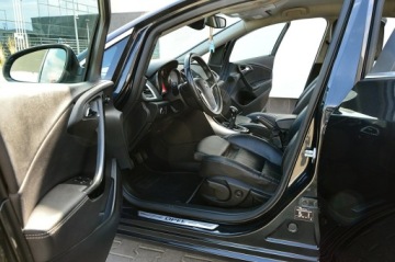 Opel Astra J Sedan 1.4 Turbo ECOTEC 140KM 2014 Opel Astra Sedan 1,4 Turbo 140Km Xenon Ledy Navi, zdjęcie 20