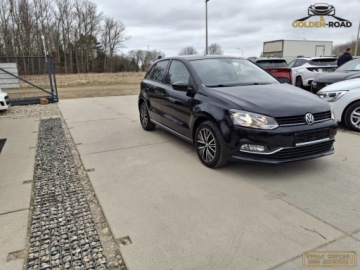 Volkswagen Polo V Hatchback 3d Facelifting 1.0 75KM 2016 Volkswagen Polo POLO ALLSTAR 1,0 grz.fotele klimatronik alu pdc oplacony, zdjęcie 3