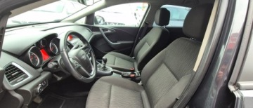 Opel Astra J Sports Tourer Facelifting 1.6 Twinport ECOTEC 115KM 2014 Opel Astra Salonowy 1.6 benzyna serwisowany. 1.6 Benzyna 115KM, zdjęcie 33