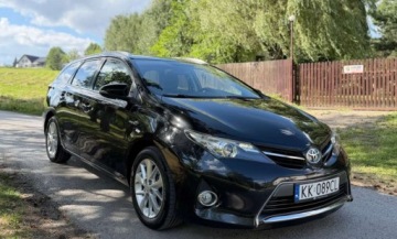 Toyota Auris II 2014 Toyota Auris Toyota Auris 1.8 Hybryda 99KM, zdjęcie 3