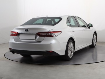 Toyota Camry IX Sedan 2.5 Hybrid Dynamic Force 218KM 2019 Toyota Camry 2.5 Hybrid, Salon Polska, zdjęcie 4