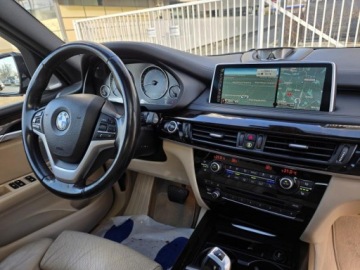BMW X5 F15 SUV xDrive50i 450KM 2014 BMW X5 xDrive50i V8 4.4 450KM*Salon PL Bezwypadkowy * VAT23% * Individual, zdjęcie 7