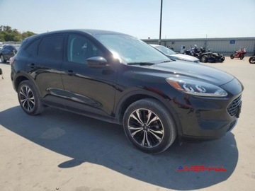 Ford Kuga III 2022 Ford Kuga 2022 r., 1,5L SE 4X4 1.5 Benzyna 181KM, zdjęcie 5