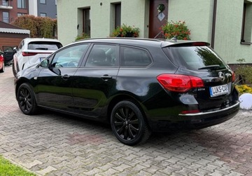 Opel Astra J Sports Tourer Facelifting 1.4 Turbo ECOTEC 140KM 2013 Opel Astra 1,4 TURBO 140KM Climatronic Xenon LED Navi Bezwypadkowy Serwis, zdjęcie 37