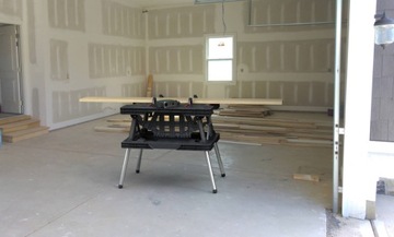 KETER Stół warsztatowy składany roboczy Work Table w zestawie 2 ściski