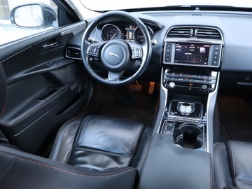 Jaguar XE Sedan 2.0 i4 180KM 2016 Jaguar XE 20d, Salon Polska, 177 KM, Automat, zdjęcie 6