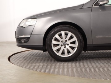 Volkswagen Passat B6 Variant 2.0 TDI PD-DPF 140KM 2007 VW Passat 2.0 TDI, Navi, Klima, Klimatronic, zdjęcie 12