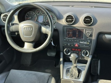 Audi A3 8P Hatchback 3d 3.2 VR6 250KM 2005 Audi A3 3-drzwiowe A3 3.2 VR6 DSG Quattro, zdjęcie 3