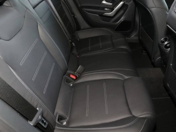 Mercedes Klasa A W177/V177 Hatchback Facelifting 1.3 200 163KM 2024 MERCEDES-BENZ A Klasa 200 AMG Line 1.3 (163KM) 2024, zdjęcie 15