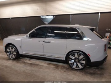 Rolls-Royce 2025 Rolls-Royce Cullinan 2025 6.7l 6.7 Benzyna 563KM, zdjęcie 2