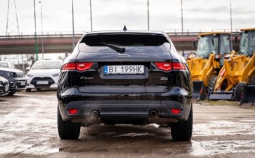 Jaguar F-Pace SUV 2.0 i4 250KM 2018 Jaguar F-Pace Jaguar F-Pace 25t AWD Premium 250KM 2.0 Benzyna 250KM, zdjęcie 6
