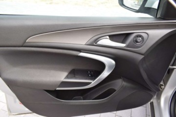 Opel Insignia I Sedan 2.0 CDTI ECOTEC 160KM 2010 Opel Insignia 2.0 CDTI, Automat, Kombi, 160 PS, Zarejestrowany, Zadbany, R, zdjęcie 17