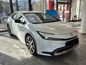 Toyota Prius V (XW60) 2.0  Hybrid Dynamic Force Plug-in 223KM 2025 Od ręki - Prestige 2.0 Hybrid Plug-in 223KM | Podgrzewane fotele!, zdjęcie 3