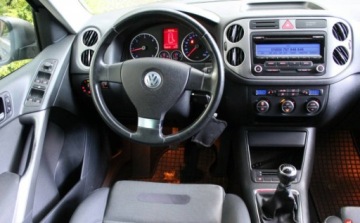 Volkswagen Tiguan I SUV 2.0 TDI CR DPF 140KM 2008 Volkswagen Tiguan Volkswagen Tiguan TDI 140 KM Przebieg 166 tys km 4x4 I (, zdjęcie 9