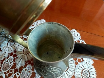 латунный кувшин