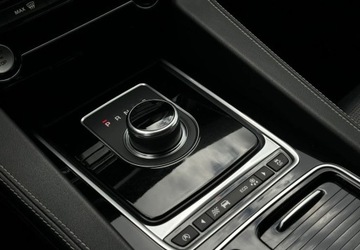 Jaguar F-Pace 2017 Jaguar F-Pace Jaguar F-Pace D200 AWD R-Dynamic HSE 90th Anniversary Edition, zdjęcie 11