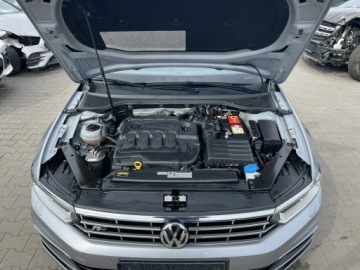 Volkswagen Passat B8 Variant 2.0 TDI BlueMotion SCR 190KM 2018 Volkswagen Passat Variant R-Line Highline Automat, zdjęcie 15