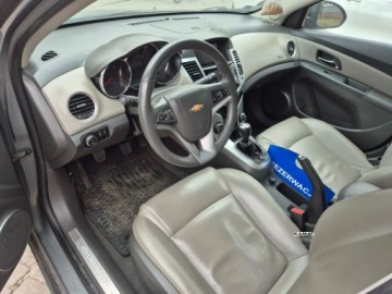 Chevrolet Cruze Sedan 2.0 TD 150KM 2010 Chevrolet Cruze Chevrolet Cruze 2,0 Diesel Zadbany Zamiana 2.0 Diesel 150KM, zdjęcie 4