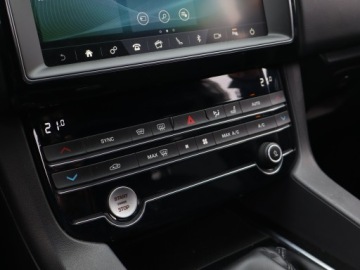Jaguar F-Pace SUV 2.0 iD4 163KM 2019 Jaguar F-Pace E-Performance, Klima, Klimatronic, zdjęcie 17