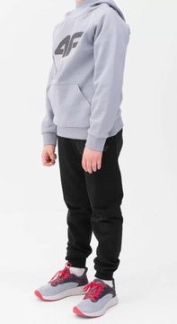 ДЕТСКИЕ СПОРТИВНЫЕ БРЮКИ 4F ДЛЯ МАЛЬЧИКОВ НА КАЖДЫЙ ДЕНЬ