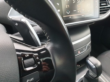 Peugeot 308 II SW Facelifting 1.2 PureTech 130KM 2018 PEUGEOT 308 II 1.2 Aut, Allure, PANORAMA, Full LED, podgrz. siedz, POLSKA, zdjęcie 20