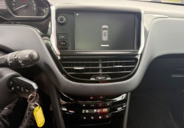 Peugeot 2008 I SUV Facelifting 1.2 PureTech 110KM 2017 Peugeot 2008 1.2 T NAVI Ledy Panorama dach 1.2 Benzyna 110KM, zdjęcie 7