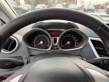 Ford Fiesta VII Hatchback 5d 1.25 Duratec 82KM 2011 Ford Fiesta ZAMIEŃ swoje auto lub zostaw w rozliczeniu GWARANCJA, zdjęcie 4