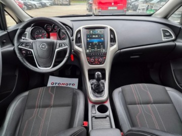 Opel Astra J Sports Tourer 1.4 Turbo ECOTEC 140KM 2012 Opel Astra Sliczna 1.4 b Ful Opcja Bezwypadkowa Zarejestrowana Gwarancja, zdjęcie 7