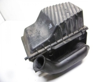 PASSAT B4 POUZDRO FILTRU VZDUCHU 3A0129607L 1,8