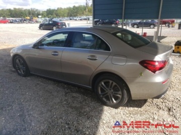 Mercedes Klasa A W177/V177 2020 Mercedes-Benz Klasa A 220_4MATIC_2.0 L_188 km_2020r 2.0 Benzyna 188KM, zdjęcie 2