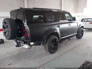 Land Rover Defender IV (L663) 2023 Land Rover Defender 130 x-dynamic se, 2023r., 4x4, 3.0L 3.0 Benzyna 395KM, zdjęcie 2