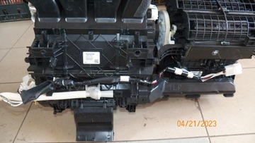RADIÁTOR TOYOTA C-HR 1.8 HYBRIDNÍ 87050-F4020