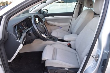 Volkswagen Golf VIII Variant 1.5 eTSI 150KM 2021 Volkswagen Golf Variant Variant 1.5TSI 150KM Pakiety LED ACC Podgrz.fotele, zdjęcie 25