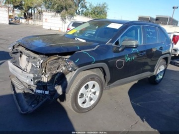 Toyota RAV4 V 2021 Toyota RAV4 LE, od ubezpieczalni 2.5 Benzyna 203KM, zdjęcie 3