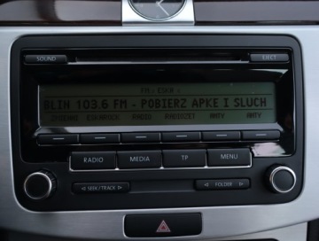 Volkswagen Passat B7 Variant 2.0 TDI CR DPF BlueMotion 140KM 2011 VW Passat 2.0 TDI, Salon Polska, Klima, zdjęcie 11