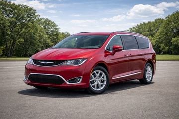 Chrysler Pacifica I 2015