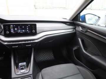 Skoda Octavia IV Liftback 1.0 TSI EVO 110KM 2022 Skoda Octavia 1.0 TSI e-tec, Salon Polska, zdjęcie 7