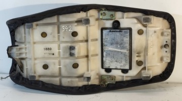 Сиденье скамейка 530011689MA Kawasaki ZX 600 E ZZR 600 2005r