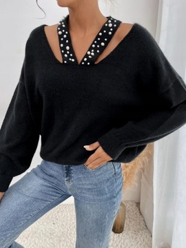 Sweterek dzianinowy z ozdobnymi perełkami czarny M