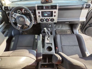 Toyota FJ Cruiser 4.0 239KM 2007 Toyota FJ Cruiser 2007 4.0l 4.0 Benzyna 239KM, zdjęcie 8