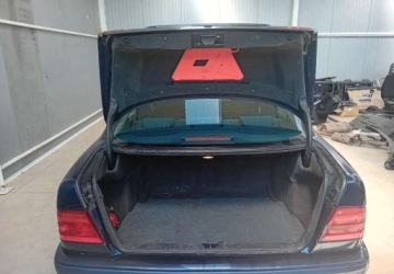 Mercedes Klasa E W210 Sedan 2.9 Turbo-D 129KM 1999 Mercedes-Benz Klasa E Mercedes-Benz Klasa E 290 T TD Classic 2.9 Diesel, zdjęcie 8