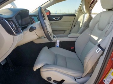 Volvo V60 II  2020 Volvo V60 2.0 T5 254 KM, 4x4, piekny kolor, 2.0 Benzyna 254KM, zdjęcie 4